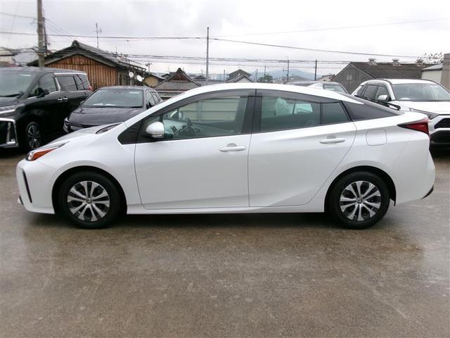 プリウス Ａ　トヨタ認定中古車　ＡＣ１００Ｖ　衝突軽減ブレーキシステム　Ｂモニタ　記録簿有　ＬＥＤヘッド　クルーズコントロール　スマートキー　Ｐシート　ＥＴＣ　アルミホイル　オートエアコン　ＳＲＳ　ＡＢＳ　ＶＳＣ（2枚目）