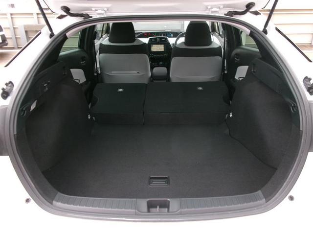 プリウス Ａ　トヨタ認定中古車　ＡＣ１００Ｖ　衝突軽減ブレーキシステム　Ｂモニタ　記録簿有　ＬＥＤヘッド　クルーズコントロール　スマートキー　Ｐシート　ＥＴＣ　アルミホイル　オートエアコン　ＳＲＳ　ＡＢＳ　ＶＳＣ（12枚目）