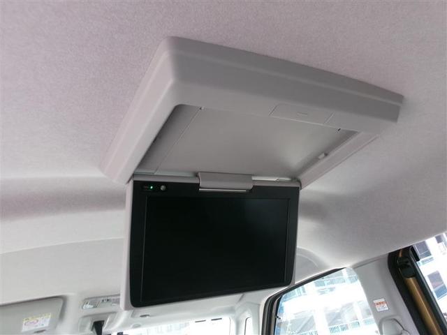 １２．１型後席モニター付きです。多人数でのドライブも楽しくなりますね。