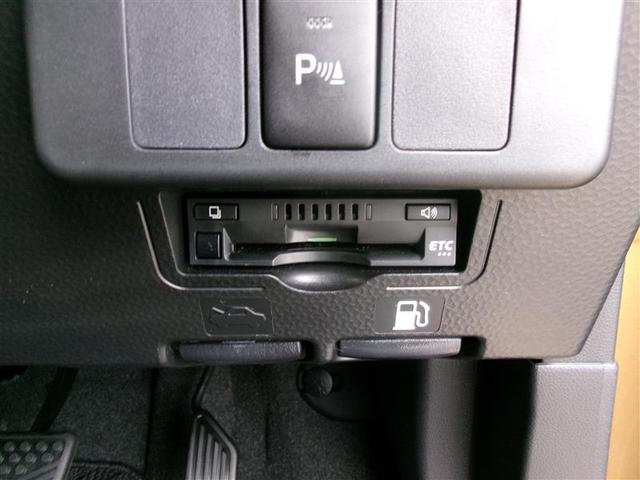 ＥＴＣ車載器を装備しています。高速道路の料金所もストレスなく通行できます。すっきりとしたビルトインタイプですよ。