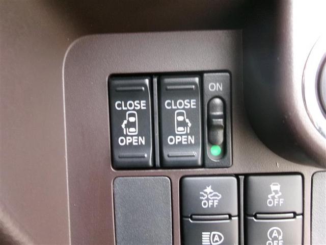 両側電動スライドドアを装備しています。狭い駐車場でも安全に開閉でき、さらに間口が広く乗り降りもし易いですよ。