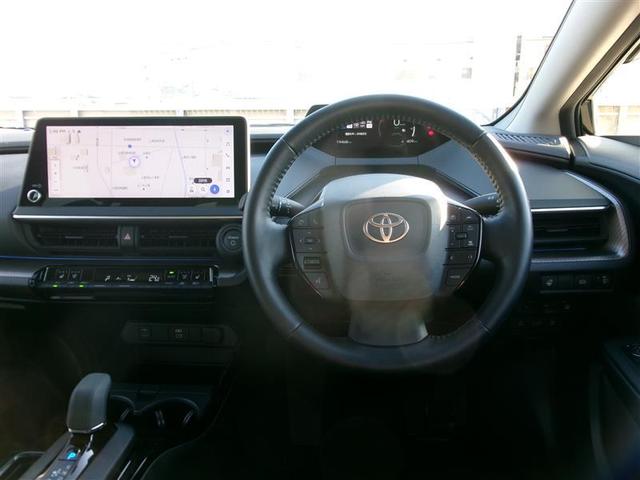 プリウス Ｚ　トヨタ認定中古車　リアカメラ　プリクラッシュ　ＰＷシート　コネクティッドナビ　ＡＣ１００Ｖ電源　ＬＥＤランプ　ナビ・ＴＶ　オートクルーズ　アルミホイール　ドライブレコーダ　横滑り防止装置　ＥＴＣ付（4枚目）