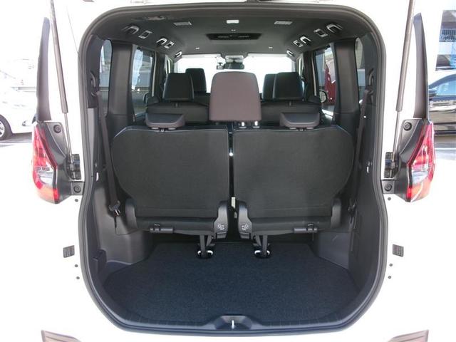 ノア ハイブリッドＳ－Ｚ　トヨタ認定中古車　スマートキ　助手席エアバッグ　クルコン　ＥＴＣ車載器　ＤＶＤ　ＬＥＤライト　メモリーナビ　パワステ　３列シート　Ｗエアコン　エアコン　横滑防止装置　ナビ＆ＴＶ　アルミホイール（11枚目）