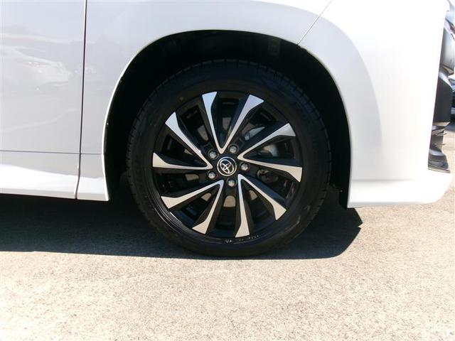 ノア ハイブリッドＳ－Ｚ　トヨタ認定中古車　スマートキ　助手席エアバッグ　クルコン　ＥＴＣ車載器　ＤＶＤ　ＬＥＤライト　メモリーナビ　パワステ　３列シート　Ｗエアコン　エアコン　横滑防止装置　ナビ＆ＴＶ　アルミホイール（14枚目）