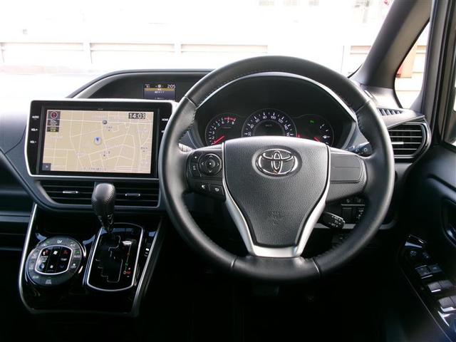 ヴォクシー ＺＳ　煌ＩＩＩ　トヨタ認定中古車　バックガイドモニタ　両側Ｐドア　ＡＷ　ＬＥＤライト　リアオートエアコン　スマートキープッシュスタート　ＤＶＤ再生可　ＥＴＣ装備　キーレス　オートエアコン　三列シート　ナビＴＶ（4枚目）