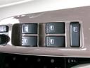 運転席はオートタイプのパワーウィンドウです。車内の換気もスムーズです。