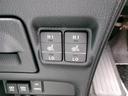 前席両側シートヒーターを装備しています。冬場だけでなく夏場もクーラーで体が冷えた時にも重宝しますよ。