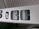 運転席はオートタイプのパワーウィンドウです。車内の換気もスムーズです。