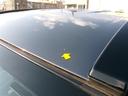 ルーフの助手席側前方にキズがあります。