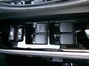 運転席はオートタイプのパワーウィンドウです。車内の換気もスムーズです。