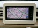 純正品の地デジＴＶ対応のＳＤナビです。遠出や初めての場所でも安心ですね。