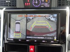 バックモニター付きですので、日常の駐車はもちろん、人や障害物のなど後方が映像で確認出来るので安心です！目視でもご確認ください。全周囲モニター付きで上から見たような映像も確認できます。（補助装置です） 6