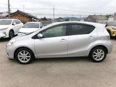 トヨタ認定中古車になります。まるごとクリーニングで見えない部分もまるごと洗浄しております。 2