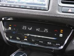 オートエアコンは温度を設定すれば自動で快適な状態をキープしてくれるので運転中の温度操作が減り安全面でも安心ですね。 6