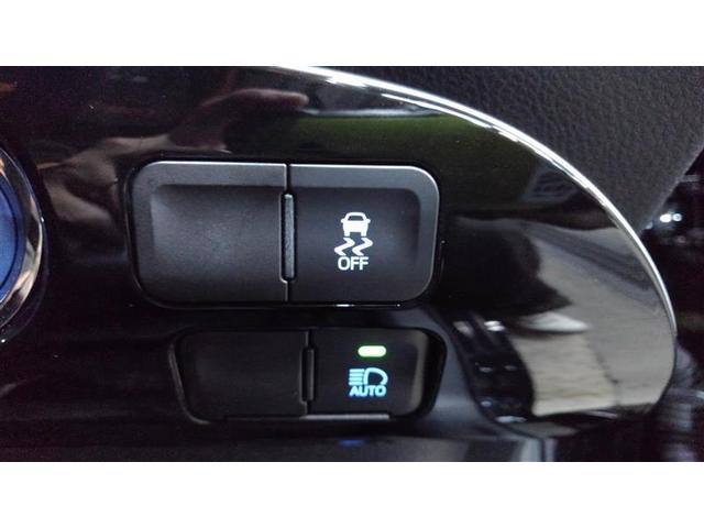 プリウス Sツーリングセレクション インテリキー 地デジ リアカメラ 1オーナー LEDヘッドライト セキュリティー クルコン オートエアコン デュアルエアバッグ ESC DVD ドライブレコーダー フルタイム4WD ETC車載器(16枚目)