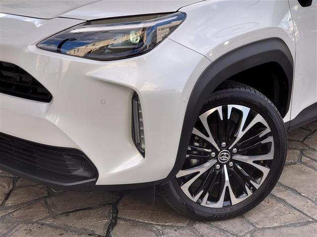 ヤリスクロス ハイブリッドＺ　クルーズＣ　横滑防止装置　リアカメラ　ワンオーナー車　フルセグ地デジ　ＬＥＤライト　メモリーナビゲーション　ナビ＆ＴＶ　盗難防止装置　電動シート　ドライブレコーダー　ＡＷ　キーレス　寒冷地仕様　ＡＢＳ（7枚目）