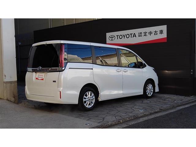 ノア ハイブリッドＧ　Ｒカメラ　スマートキー＆プッシュスタート　ＬＥＤへッドライト　地デジ　イモビライザー　Ｗエアコン　パワーウインドウ　アルミ　クルコン　エアバッグ　横滑り防止　ＤＶＤ再生機能　フルフラット　パワステ（5枚目）