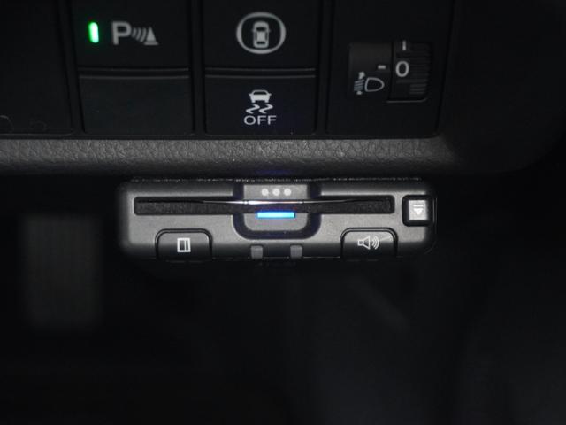 フィット ベーシック　ワンオーナー　純正メモリーナビ　ＥＴＣ　リヤカメラ　社外前後ドラレコ　障害物センサー　Ｂｌｕｅｔｏｏｔｈ　ＬＥＤヘッドライト　衝突被害軽減ブレーキ　いまコレ＋（フロアマット新品）　ホンダセンシング（16枚目）
