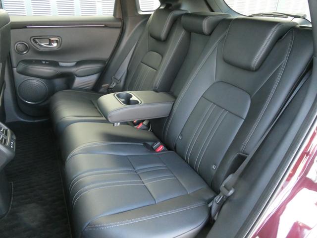 ＺＲ－Ｖ ｅ：ＨＥＶＺ特別仕様車ブラックスタイル　弊社元デモカー　純正９インチナビ　ＥＴＣ２．０　全周囲カメラ　　純正フロントドラレコ　シートヒーター　パワーテールゲート　障害物センサー　ＬＥＤヘッドライト　衝突被害軽減ブレーキ　ホンダセンシング（9枚目）