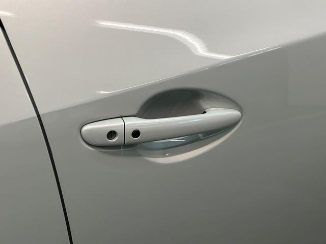 �i���ւ̂������I�t���A�}�b�g��V�[�g�Ȃǎԓ����L���C�ɐ��|���A�j�I�C�≘��Ȃǂ�O��I�ɃN���[�j���O���Ă�����Ă���܂��B�����̓s�J�s�J�ł���