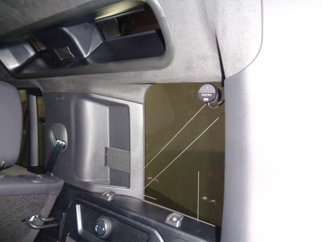 ディフェンダー オクタ　エディションワン　９０台限定車　純正マットプロテクションフイルム　ルーフ社外プロテクションフイルム　２０インチスタイル１０８６ホイール　ブラックコントラストルーフ＆ルーフレール　ゴールドキャリパー　Ｆ．Ｓ．Ｒドラレコ（12枚目）