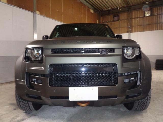 ディフェンダー オクタ　エディションワン　９０台限定車　純正マットプロテクションフイルム　ルーフ社外プロテクションフイルム　２０インチスタイル１０８６ホイール　ブラックコントラストルーフ＆ルーフレール　ゴールドキャリパー　Ｆ．Ｓ．Ｒドラレコ（18枚目）