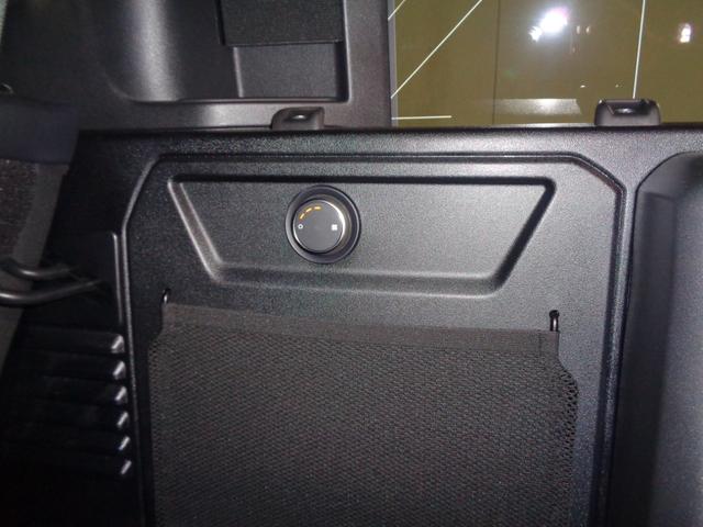 ディフェンダー オクタ　エディションワン　９０台限定車　純正マットプロテクションフイルム　ルーフ社外プロテクションフイルム　２０インチスタイル１０８６ホイール　ブラックコントラストルーフ＆ルーフレール　ゴールドキャリパー　Ｆ．Ｓ．Ｒドラレコ（25枚目）