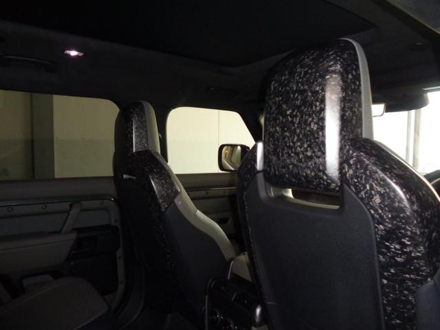 ディフェンダー オクタ　エディションワン　９０台限定車　純正マットプロテクションフイルム　ルーフ社外プロテクションフイルム　２０インチスタイル１０８６ホイール　ブラックコントラストルーフ＆ルーフレール　ゴールドキャリパー　Ｆ．Ｓ．Ｒドラレコ（27枚目）