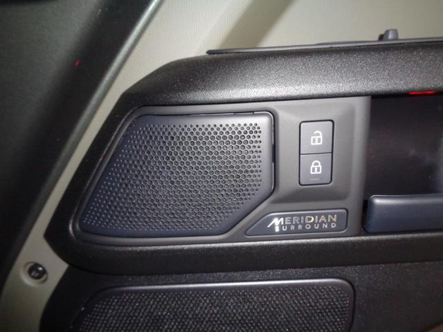 ディフェンダー オクタ　エディションワン　９０台限定車　純正マットプロテクションフイルム　ルーフ社外プロテクションフイルム　２０インチスタイル１０８６ホイール　ブラックコントラストルーフ＆ルーフレール　ゴールドキャリパー　Ｆ．Ｓ．Ｒドラレコ（28枚目）