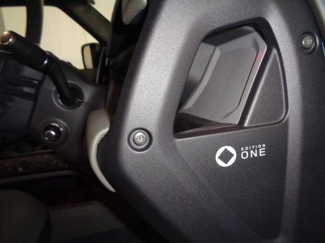 ディフェンダー オクタ　エディションワン　９０台限定車　純正マットプロテクションフイルム　ルーフ社外プロテクションフイルム　２０インチスタイル１０８６ホイール　ブラックコントラストルーフ＆ルーフレール　ゴールドキャリパー　Ｆ．Ｓ．Ｒドラレコ（29枚目）