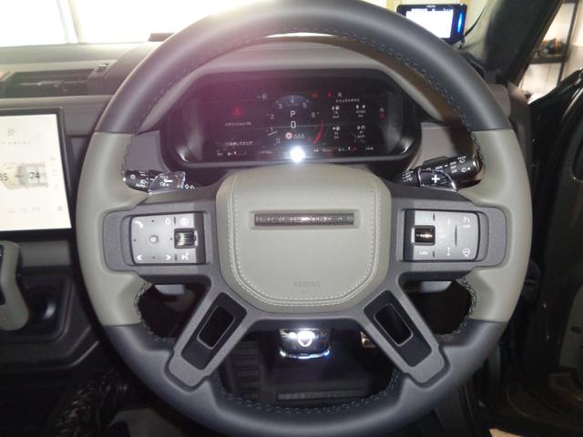 ディフェンダー オクタ　エディションワン　９０台限定車　純正マットプロテクションフイルム　ルーフ社外プロテクションフイルム　２０インチスタイル１０８６ホイール　ブラックコントラストルーフ＆ルーフレール　ゴールドキャリパー　Ｆ．Ｓ．Ｒドラレコ（30枚目）