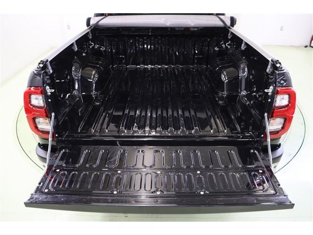 ハイラックス Ｚ　アイドリングＳＴＯＰ　プリクラッシュＳ　キーフリーシステム　運転席助手席エアバック　バックモニタ　パワーウインドウ　ＥＴＣ搭載　定期点検記録簿　ナビ＆ＴＶ　スマートキー＆プッシュスタート　セキュリティ（36枚目）