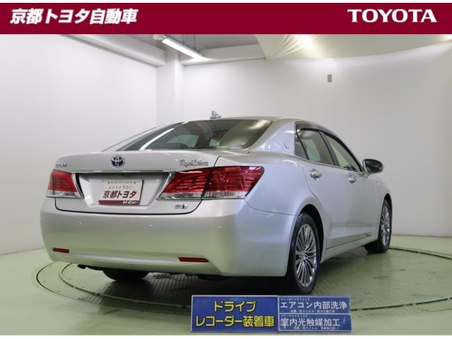 クラウンハイブリッド ロイヤルサルーン　本革　フルセグテレビ　Ｂカメラ　ＤＶＤ再生機能　盗難防止システム　スマキー　オートクルーズコントロール　電動パワーシート　ＥＳＣ　ＥＴＣ付き　アルミホイール　カーテンエアバッグ　エアコン　ＰＷ　ＡＢＳ（3枚目）