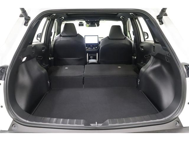 �o�b�N�h�A�̓p���[�o�b�N�h�A�ł��B����������o���p�[�̉��̃L�b�N�Z���T�[�ɋ߂Â��Ĉ�������ŊJ�ł���n���Y�t���[�@�\�������Ă��܂��B���肪�ӂ������Ă��Ă��o�b�N�h�A���J�ł���֗��ȋ@�\�ł��B