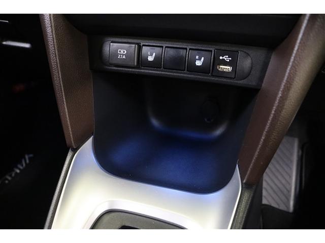 �t�����g�R���\�[���{�b�N�X�͂k�d�c�A�r�G���g�Ɩ��t���B���̂k�d�c���C�g�����₷���A�G���K���g�Ƀ��C�g�A�b�v���Ă���܂��B�[�d���̃X�}�z�Ȃǂ�u���Ă����̂ɂ��֗��ł���B