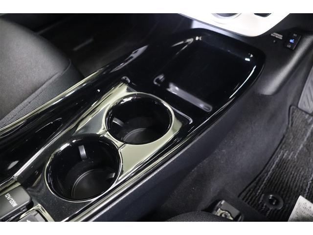 �Z���^�[�R���\�[���ɂ̓h�����N�z���_�[������Ă��܂��B�g���C�ƃh�����N�z���_�[���t���b�g�Ȃ̂ŁA�o�b�O�u����Ƃ��Ďg����̂ŕ֗��ł���B