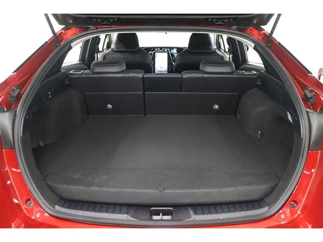 �����ł���R�̉ו����ς߂�悤�ɂg�u�o�b�e���[�̓f�b�L�����[����Ă��܂��B�V�[�g��|���Ȃ��Ă��L���X�y�[�X�͂��������o�b�O��傫�Ȃ��ו����y�ɍڂ����܂��B