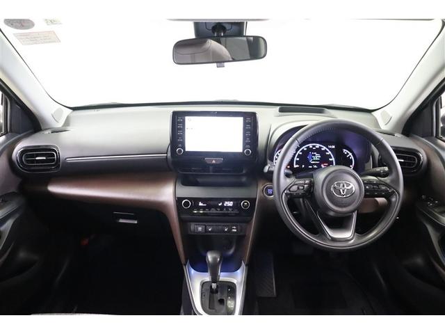 ヤリスクロス Ｚ　バックモニタ　横滑り防止システム　ナビ＆ＴＶ　イモビ　カーテンエアバッグ　クルーズＣ　エアコン　スマートキ－　アルミ　地デジ　キーフリー　パワステ　ダブルエアバック　ＬＥＤヘット　エアバッグ　記録簿有（4枚目）