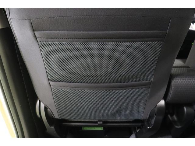 �V�[�g�o�b�N�ɂ̓^�u���b�g��G���Ȃǂ֗̕��ȃ|�P�b�g���������Ă��܂��B