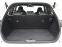 ハリアーの魅力のひとつ、シートを倒さなくても充分広いラゲージスペースです。