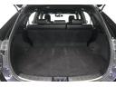 ハリアーの魅力のひとつ、シートを倒さなくても充分広く、使いやすいラゲージスペースです。