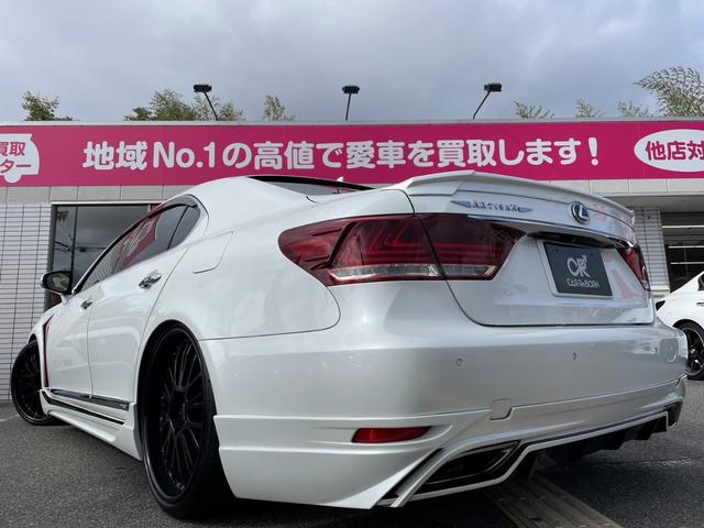 ＬＳ ＬＳ６００ｈ　バージョンＣ　Ｉパッケージ　ＡＲＴＩＳＡＮコンプリート・エアロ・フェンダー・２２インチＡＷ／サンルーフ／黒革ベンチレーションシート／ハンドルヒーター／パワートランク／スマートキー／バックカメラ／３眼ＬＥＤヘッドライト／サスコン（3枚目）