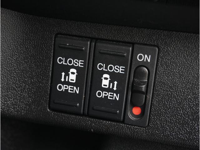 ステップワゴンスパーダ スパーダ・クールスピリット　ホンダセンシング　無限エアロ／無限アルミ／無限フロアーマット／４本出しマフラー／純正１０型ナビＴＶ／フリップダウンモニター／シートヒーター／両側電動スライドドア／レーダークルーズ／ＥＴＣ２．０／前後ドラレコ／１オーナー（64枚目）