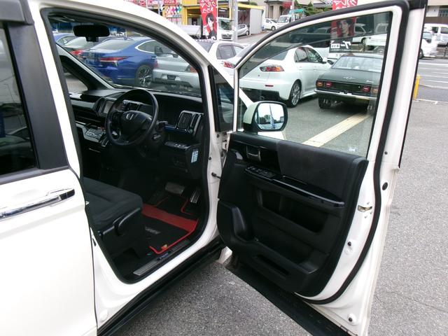 ステップワゴンスパーダ クールスピリット　無限エアロ／ノブレッセマフラー／１８インチアルミ／マルチビューカメラ／純正インターナビＴＶ／両側パワースライドドア／ＨＩＤヘッドライト／スマートキー／コンフォートビューパッケージ／横滑り防止（27枚目）