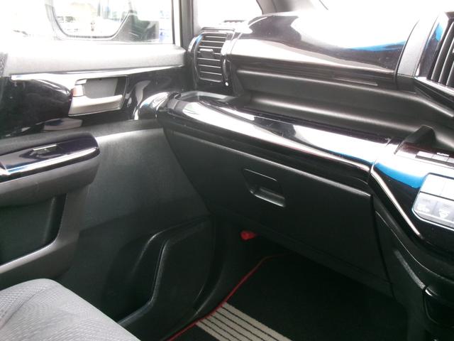 ステップワゴンスパーダ クールスピリット　無限エアロ／ノブレッセマフラー／１８インチアルミ／マルチビューカメラ／純正インターナビＴＶ／両側パワースライドドア／ＨＩＤヘッドライト／スマートキー／コンフォートビューパッケージ／横滑り防止（47枚目）