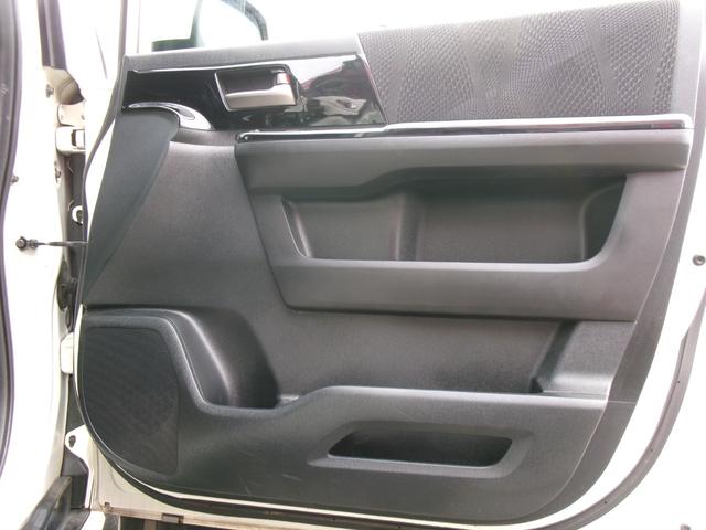 ステップワゴンスパーダ クールスピリット　無限エアロ／ノブレッセマフラー／１８インチアルミ／マルチビューカメラ／純正インターナビＴＶ／両側パワースライドドア／ＨＩＤヘッドライト／スマートキー／コンフォートビューパッケージ／横滑り防止（51枚目）