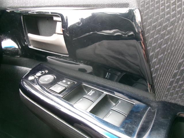 ステップワゴンスパーダ クールスピリット　無限エアロ／ノブレッセマフラー／１８インチアルミ／マルチビューカメラ／純正インターナビＴＶ／両側パワースライドドア／ＨＩＤヘッドライト／スマートキー／コンフォートビューパッケージ／横滑り防止（52枚目）