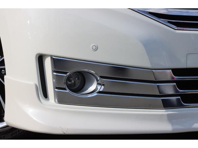 エルグランド ライダー　黒本革シート　マニュアルシート　サンルーフ／エアロ／ＲＡＹＳ２０インチアルミ／ＴＥＩＮ車高調／ニスモマフラー／黒革シート／７人乗りオットマン／ナビ・フルセグＴＶ／両側電動スライドドア／ＨＩＤヘッドライト／ＥＴＣ／スマートキー／禁煙（6枚目）