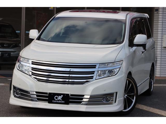 エルグランド ライダー　黒本革シート　マニュアルシート　サンルーフ／エアロ／ＲＡＹＳ２０インチアルミ／ＴＥＩＮ車高調／ニスモマフラー／黒革シート／７人乗りオットマン／ナビ・フルセグＴＶ／両側電動スライドドア／ＨＩＤヘッドライト／ＥＴＣ／スマートキー／禁煙（8枚目）