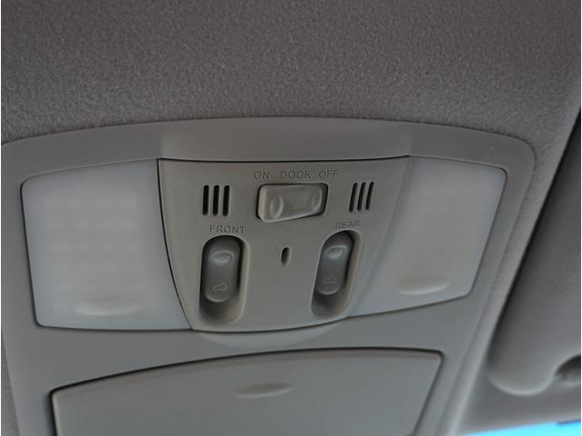 エルグランド ライダー　黒本革シート　マニュアルシート　サンルーフ／エアロ／ＲＡＹＳ２０インチアルミ／ＴＥＩＮ車高調／ニスモマフラー／黒革シート／７人乗りオットマン／ナビ・フルセグＴＶ／両側電動スライドドア／ＨＩＤヘッドライト／ＥＴＣ／スマートキー／禁煙（29枚目）